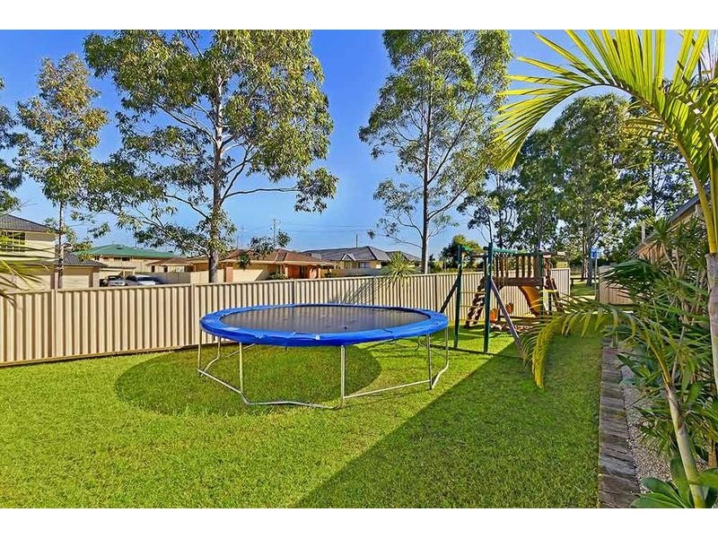 17 Highcliff Close, Woongarrah NSW 2259