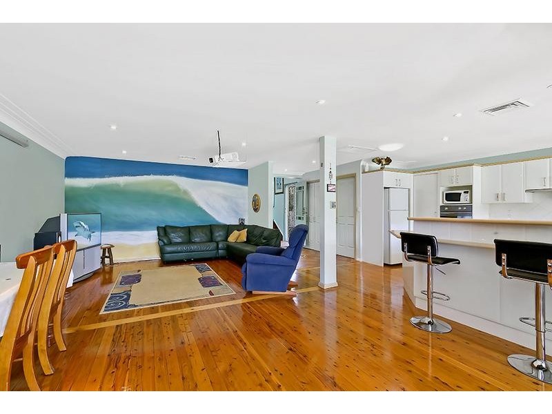 25 Coogee Ave, The Entrance North NSW 2261