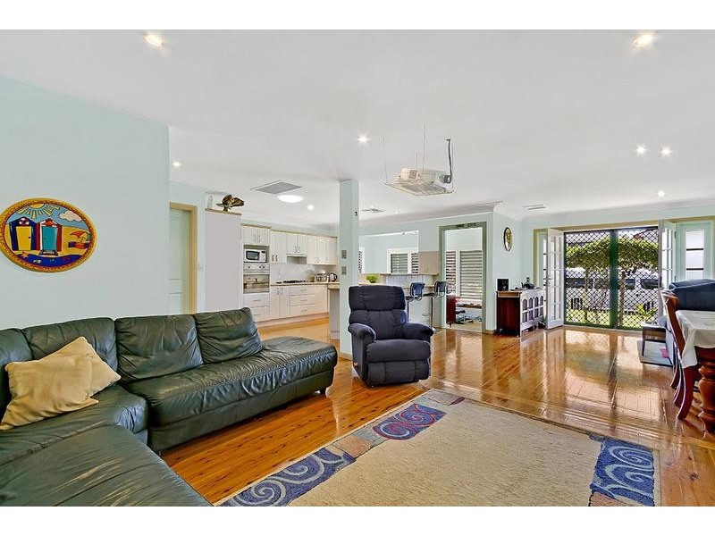 25 Coogee Ave, The Entrance North NSW 2261