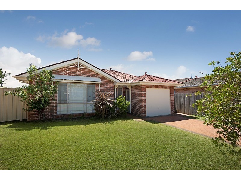 6 Clyde Close, Bateau Bay NSW 2261