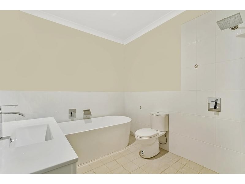 28 Kingsford Smith Drive, Berkeley Vale NSW 2261