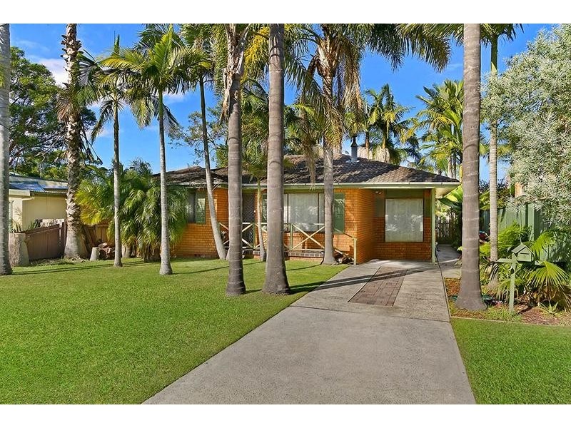 2 Colleen Street, Berkeley Vale NSW 2261