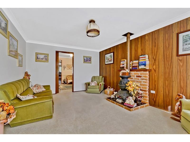 2 Colleen Street, Berkeley Vale NSW 2261