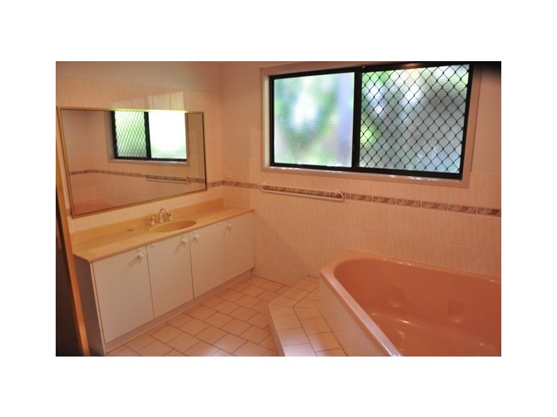 15 Derwyn Close, North Gosford NSW 2250