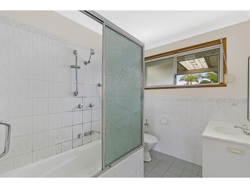 11 Manning Road, The Entrance NSW 2261