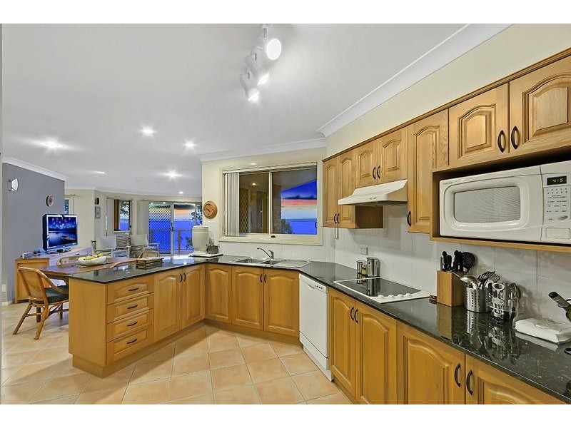 140 Diamond Head Drive, Budgewoi NSW 2262