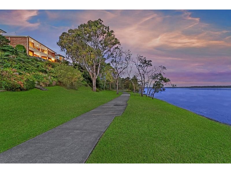 140 Diamond Head Drive, Budgewoi NSW 2262