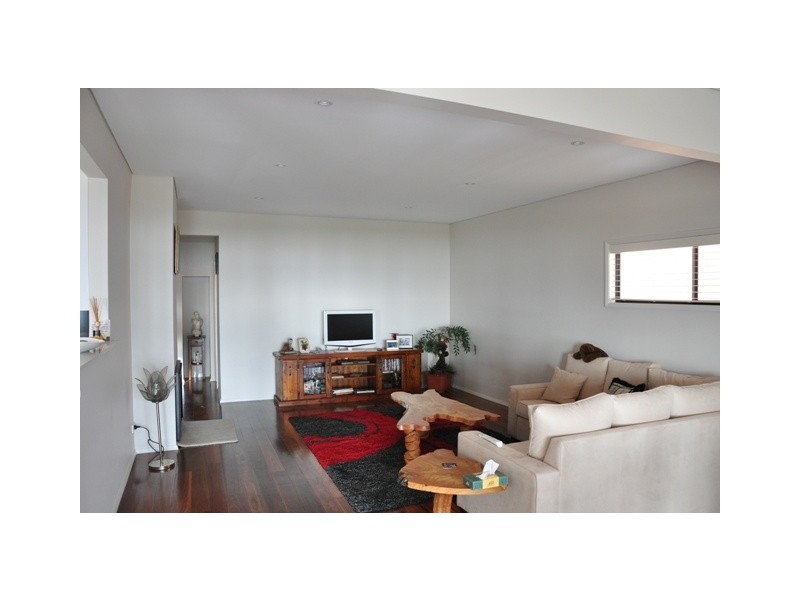 30 Lucinda Avenu, Killarney Vale NSW 2261