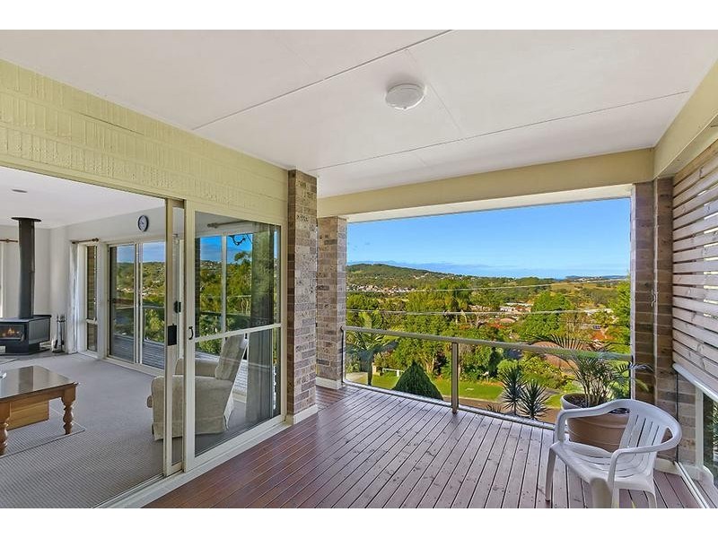 10 Valley View Road, Bateau Bay NSW 2261