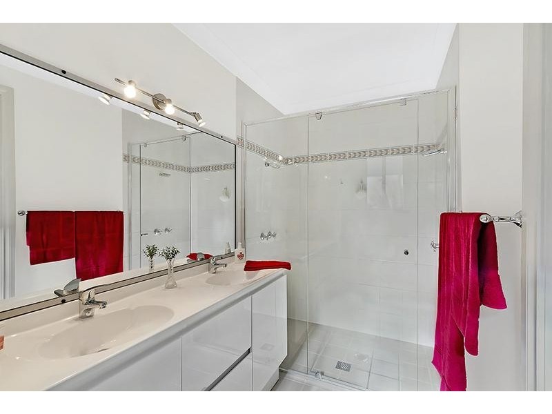 10 Valley View Road, Bateau Bay NSW 2261