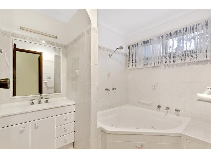 278 Lakedge Avenue, Berkeley Vale NSW 2261