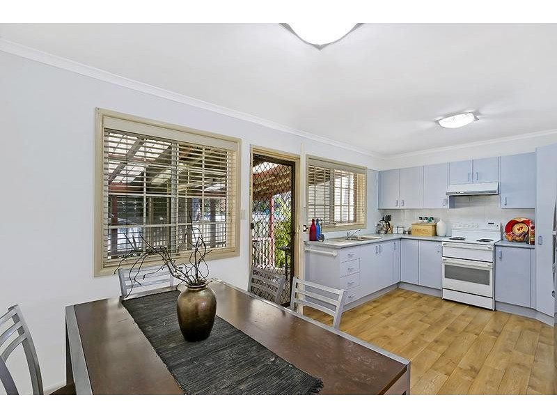 68 Kerry Cresent, Berkeley Vale NSW 2261