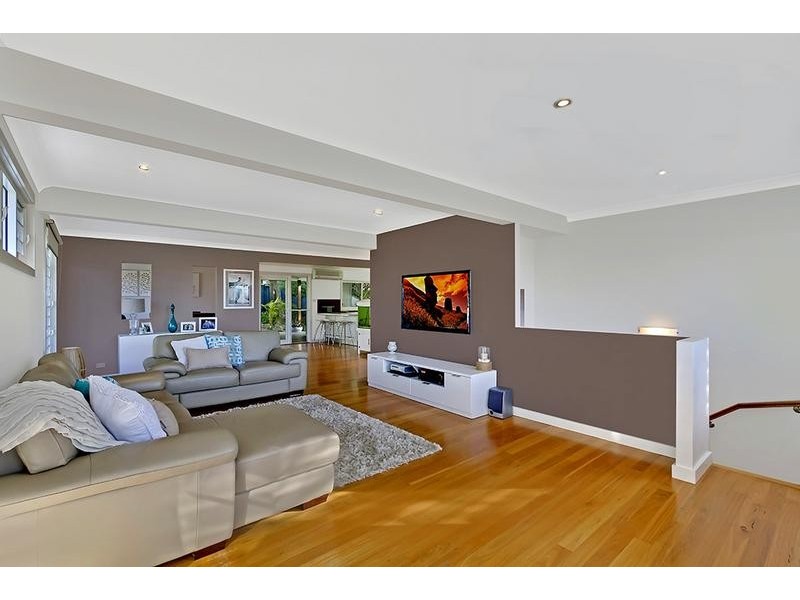 30 Mermaid Drive, Bateau Bay NSW 2261