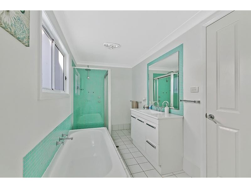 30 Mermaid Drive, Bateau Bay NSW 2261