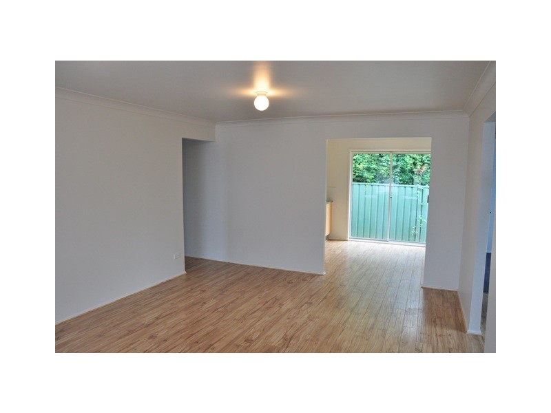 1/2 Arthur Drive, Wyong NSW 2259