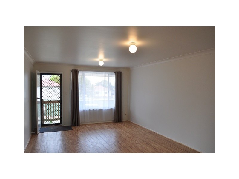 1/2 Arthur Drive, Wyong NSW 2259