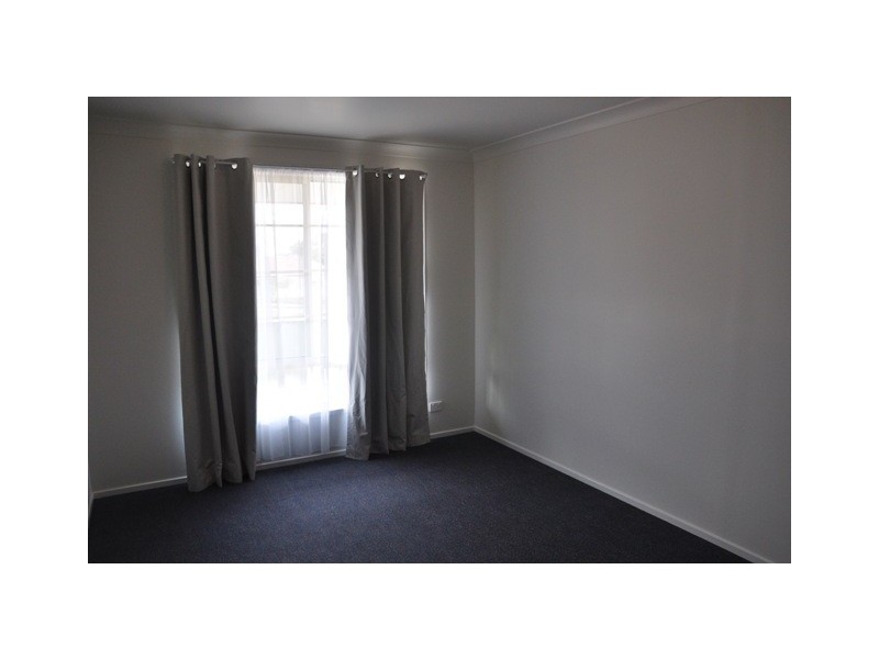 1/2 Arthur Drive, Wyong NSW 2259