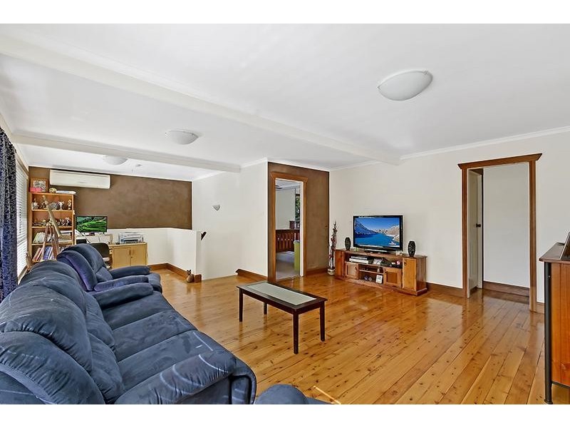 24 Elaine Avenue, Berkeley Vale NSW 2261