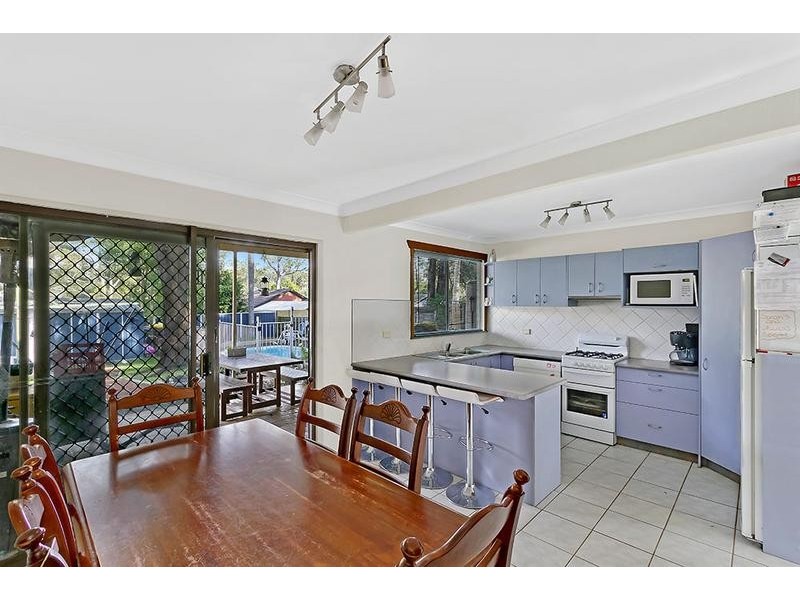 24 Elaine Avenue, Berkeley Vale NSW 2261