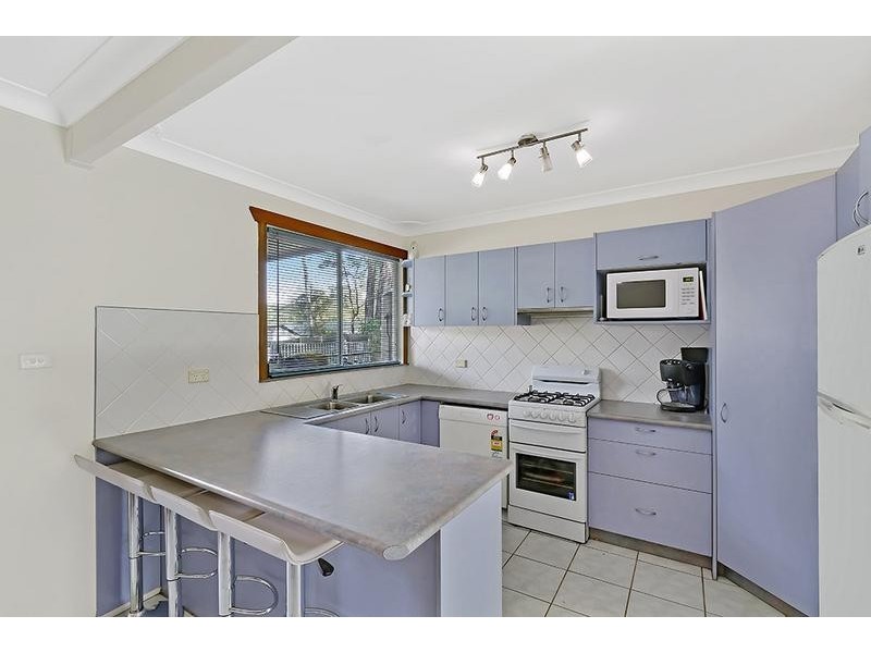 24 Elaine Avenue, Berkeley Vale NSW 2261