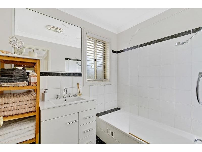 1/16 Creighton Lane, Point Frederick NSW 2250