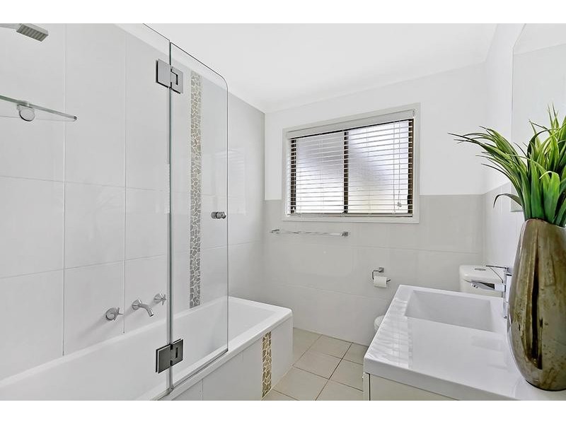 9 Kenmare Avenue, Berkeley Vale NSW 2261