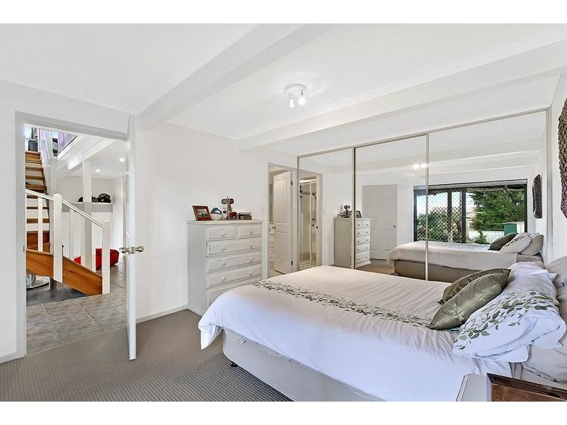 9 Kenmare Avenue, Berkeley Vale NSW 2261