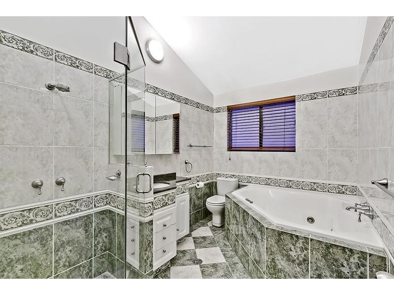 4 Kilkenny Parade, Berkeley Vale NSW 2261