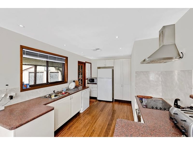 80 Kingsford Smith Drive, Berkeley Vale NSW 2261