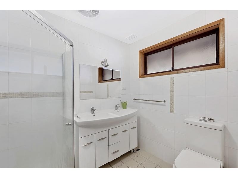 80 Kingsford Smith Drive, Berkeley Vale NSW 2261