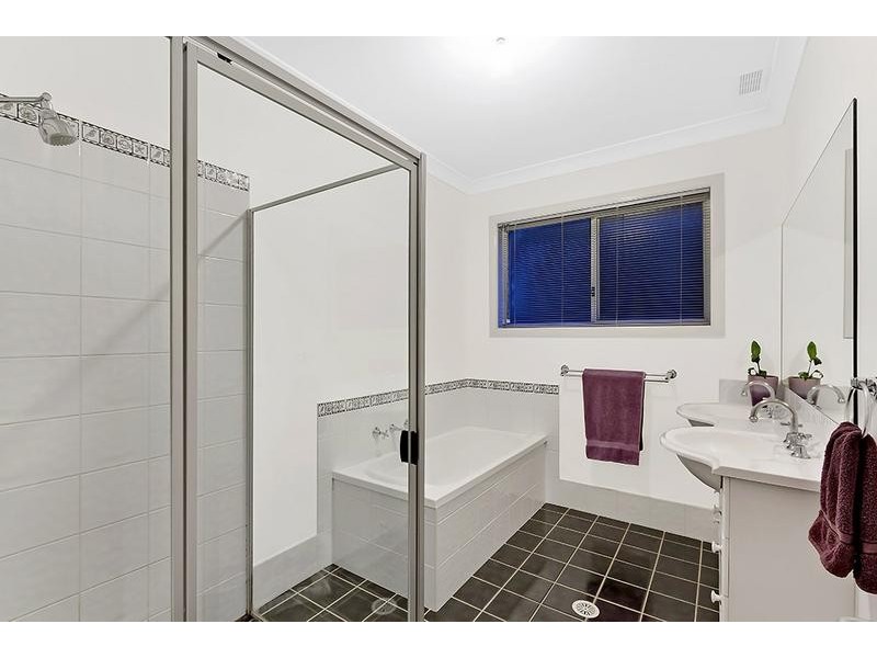11 Torres St, Killarney Vale NSW 2261