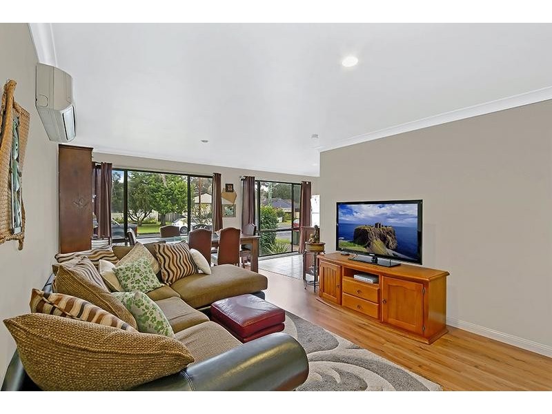 28 St James Avenue, Berkeley Vale NSW 2261