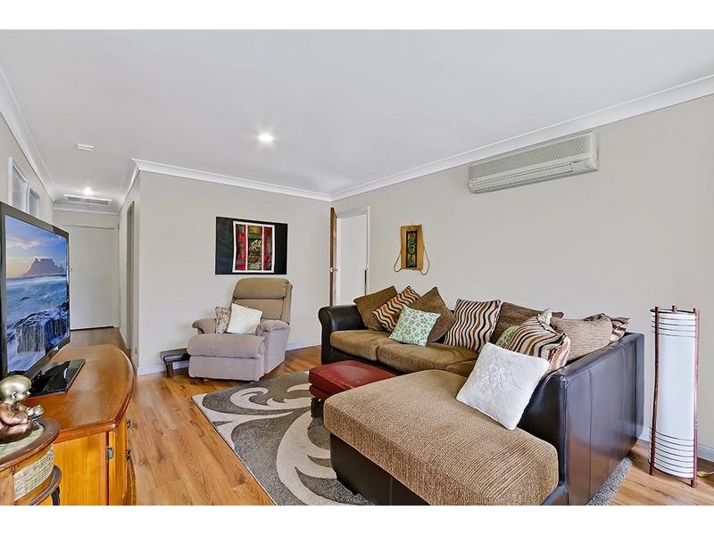 28 St James Avenue, Berkeley Vale NSW 2261