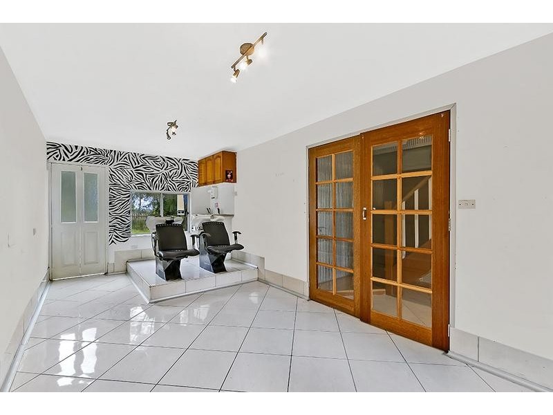 335 Lakedge Avenue, Berkeley Vale NSW 2261