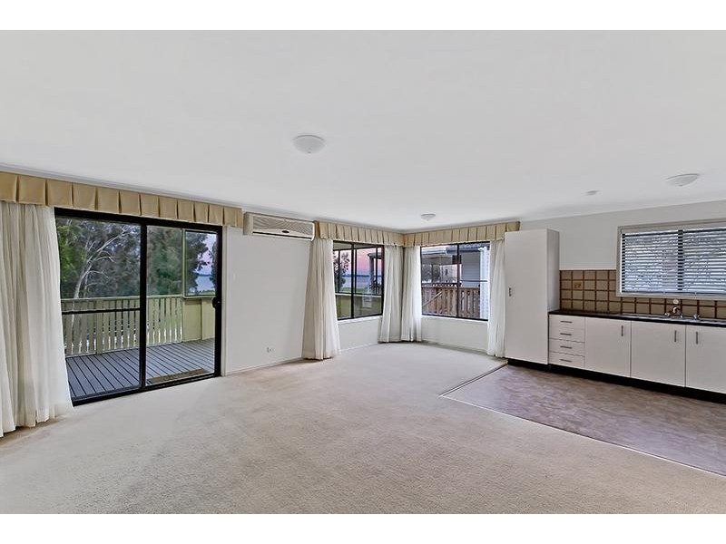 315 Lakedge Avenue, Berkeley Vale NSW 2261