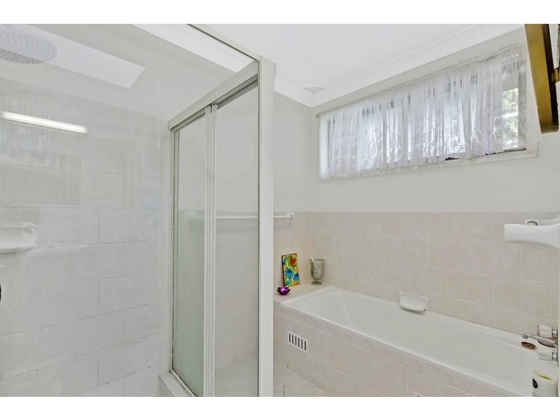 5 Julie Street, Berkeley Vale NSW 2261