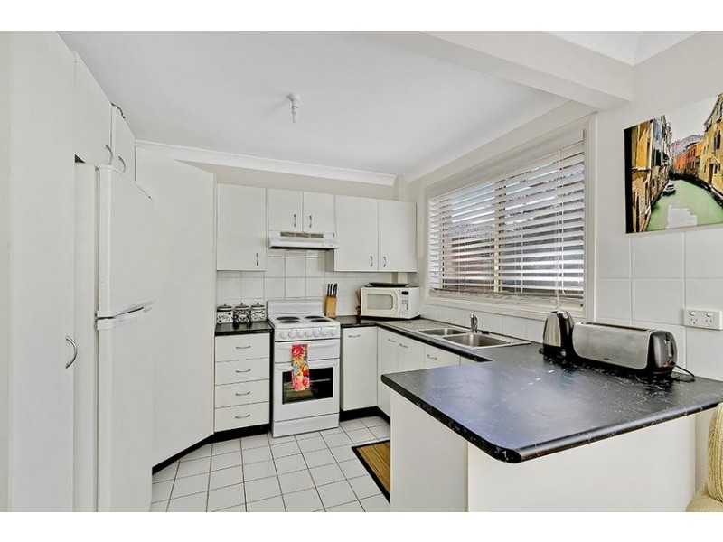 1/16 Creighton Lane, Point Frederick NSW 2250