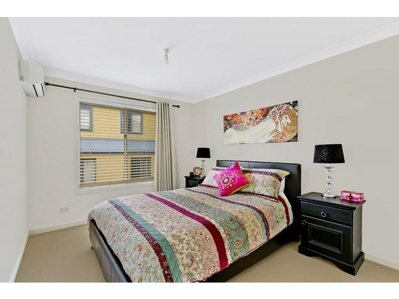 1/16 Creighton Lane, Point Frederick NSW 2250