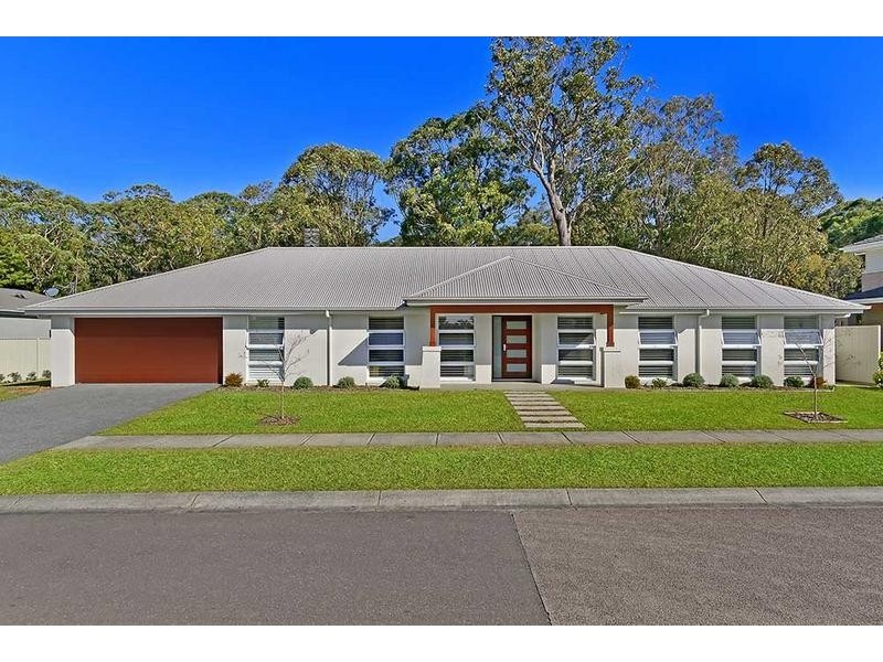6 Woodstork Cl, Tumbi Umbi NSW 2261