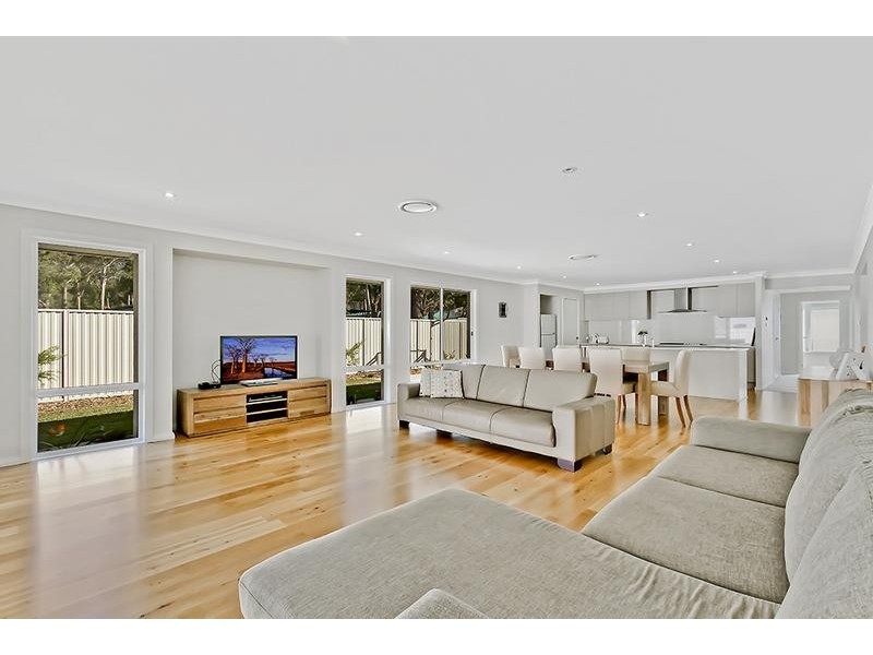 6 Woodstork Cl, Tumbi Umbi NSW 2261