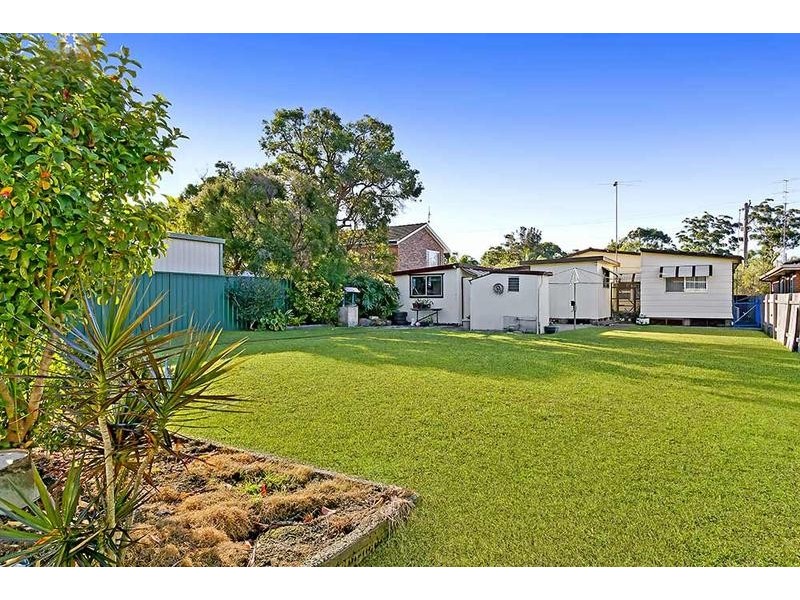 30 Panorama Parade, Berkeley Vale NSW 2261