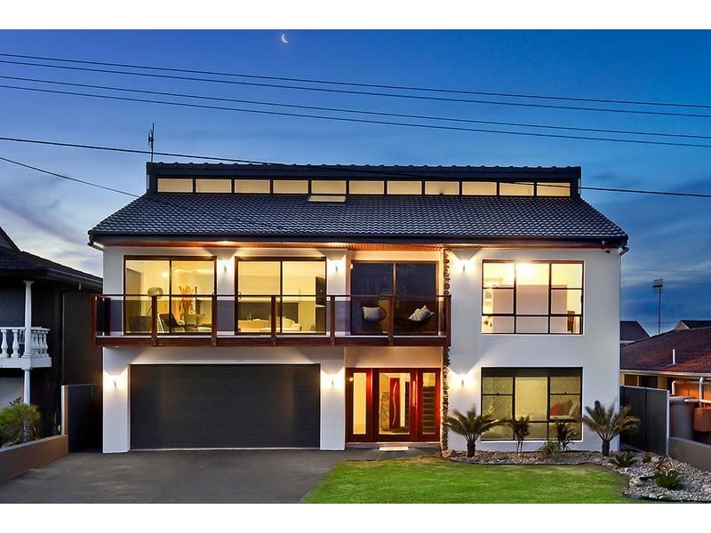 18 Curtis Parade, The Entrance North NSW 2261