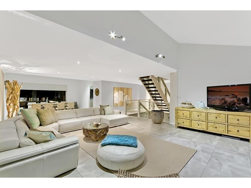 18 Curtis Parade, The Entrance North NSW 2261