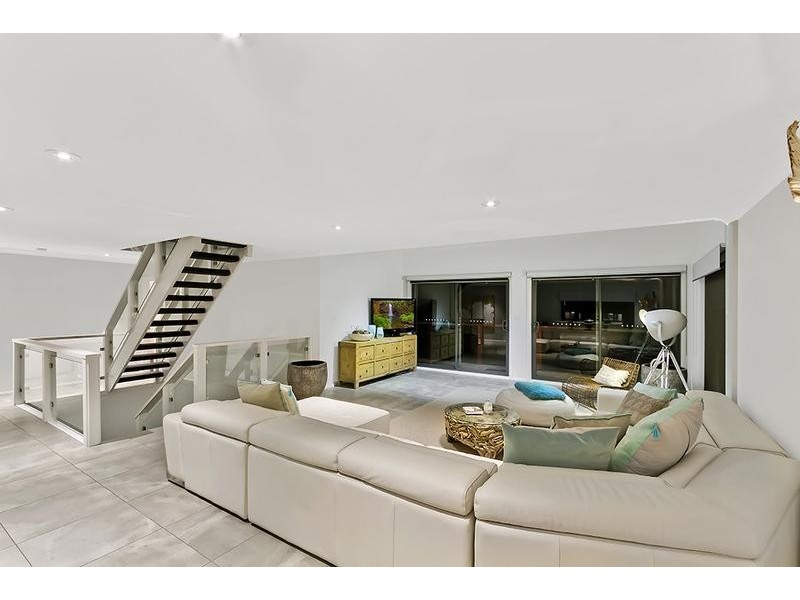 18 Curtis Parade, The Entrance North NSW 2261