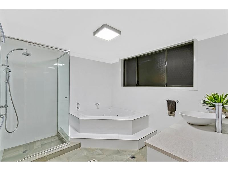 18 Curtis Parade, The Entrance North NSW 2261