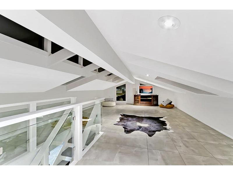18 Curtis Parade, The Entrance North NSW 2261