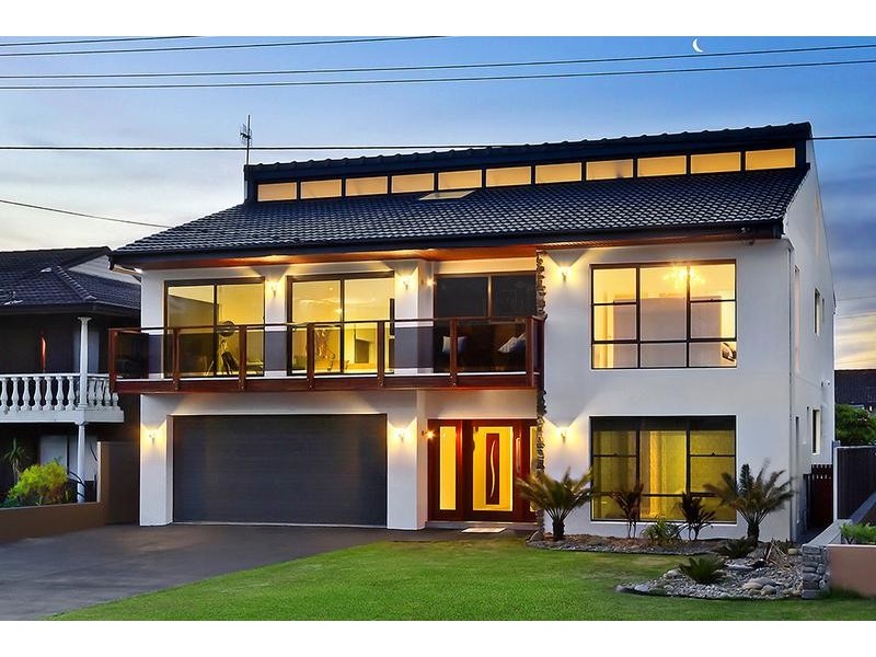 18 Curtis Parade, The Entrance North NSW 2261