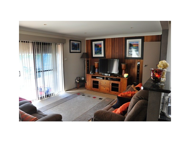 42 Wyong Road, Berkeley Vale NSW 2261