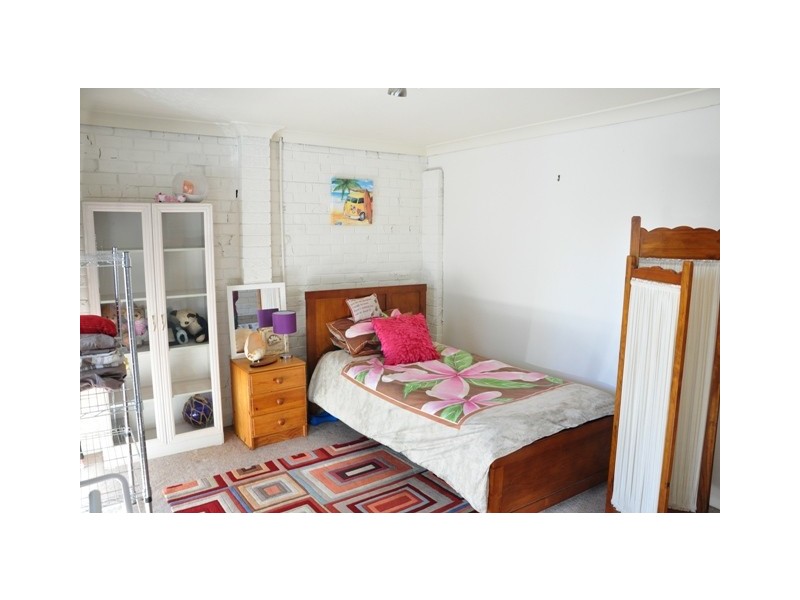 42 Wyong Road, Berkeley Vale NSW 2261