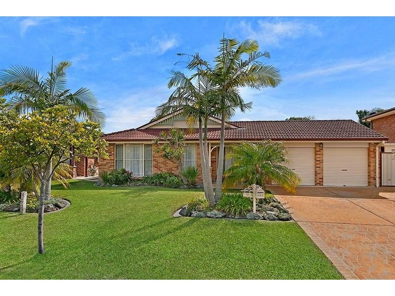 31 Castlereagh Crescent, Bateau Bay NSW 2261